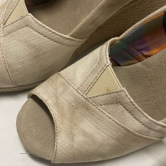 Tom's Wedge Shoes - Picture 7 of 9